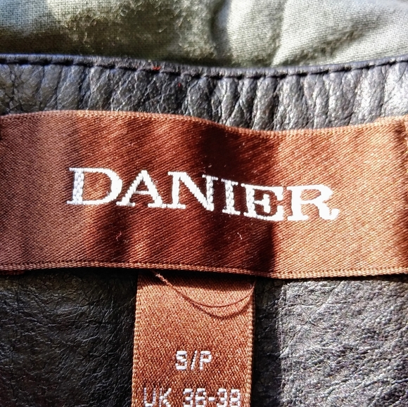 Danier Genuine Leather Jacket - Picture 4 of 9
